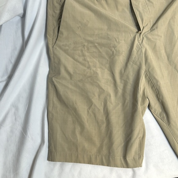 HANG TEN SHORTS SIZE(32) - Picture 2 of 8